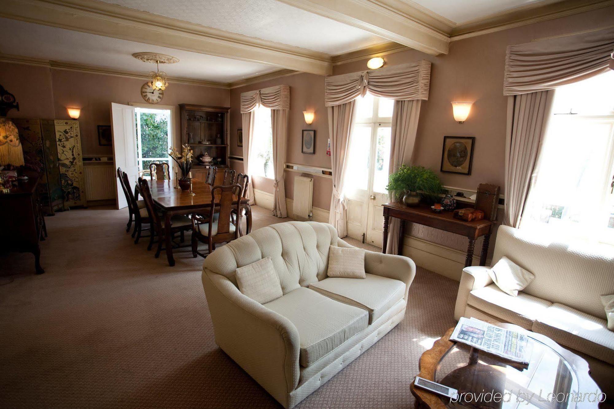 Fines Bayliwick Hotel Bracknell Zewnętrze zdjęcie