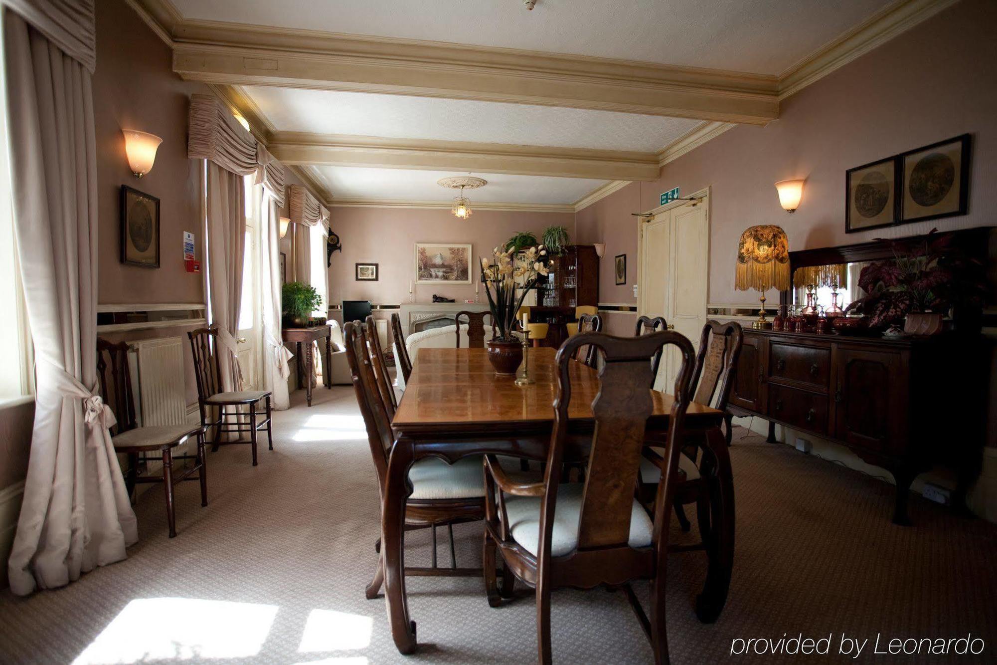 Fines Bayliwick Hotel Bracknell Zewnętrze zdjęcie