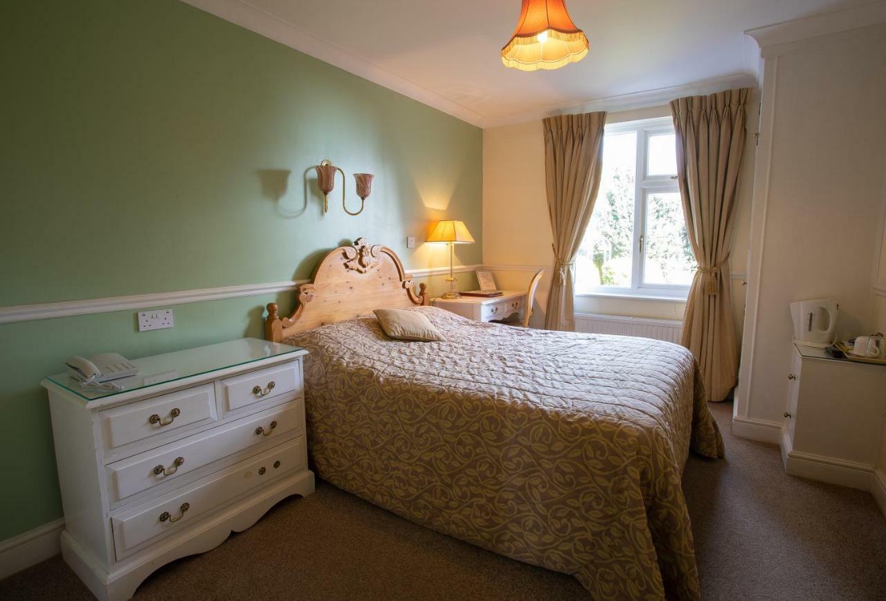 Fines Bayliwick Hotel Bracknell Zewnętrze zdjęcie
