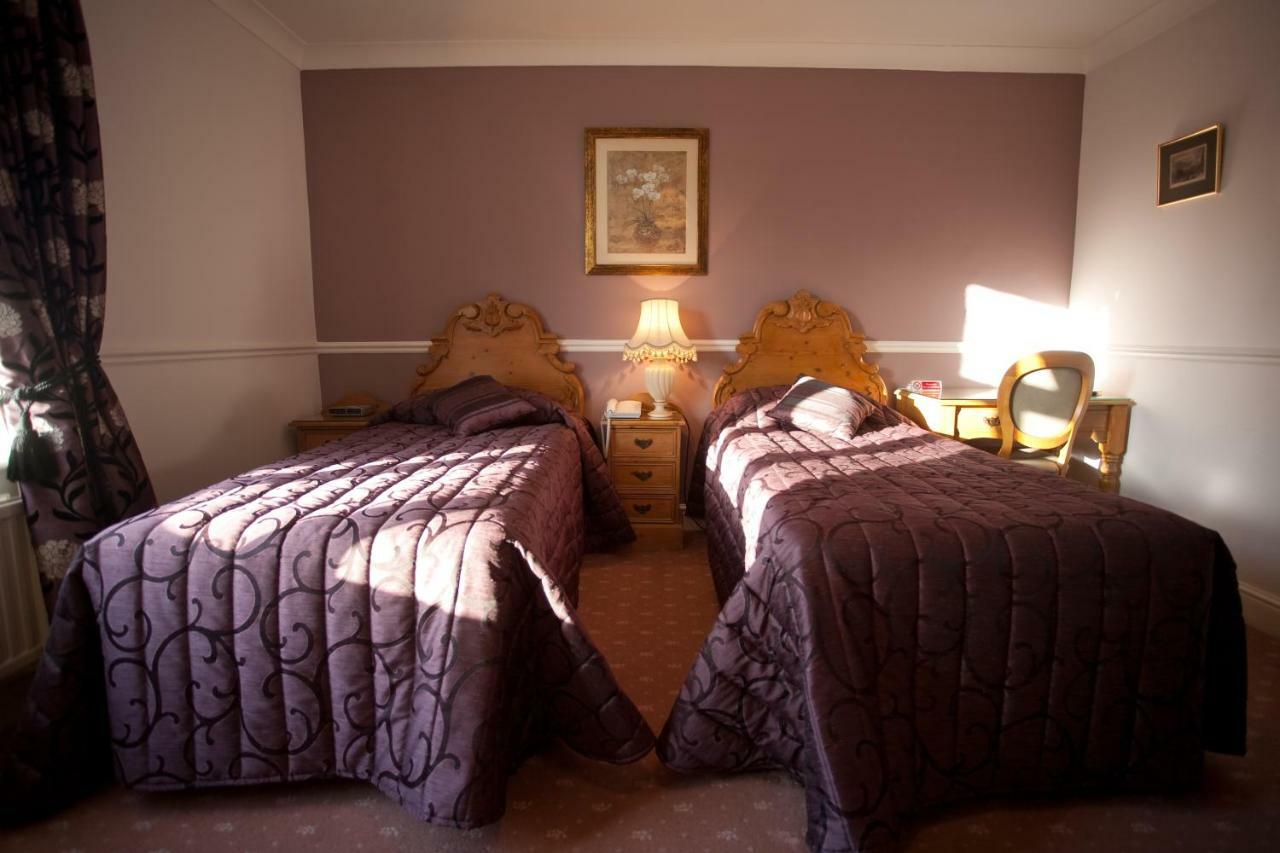 Fines Bayliwick Hotel Bracknell Zewnętrze zdjęcie