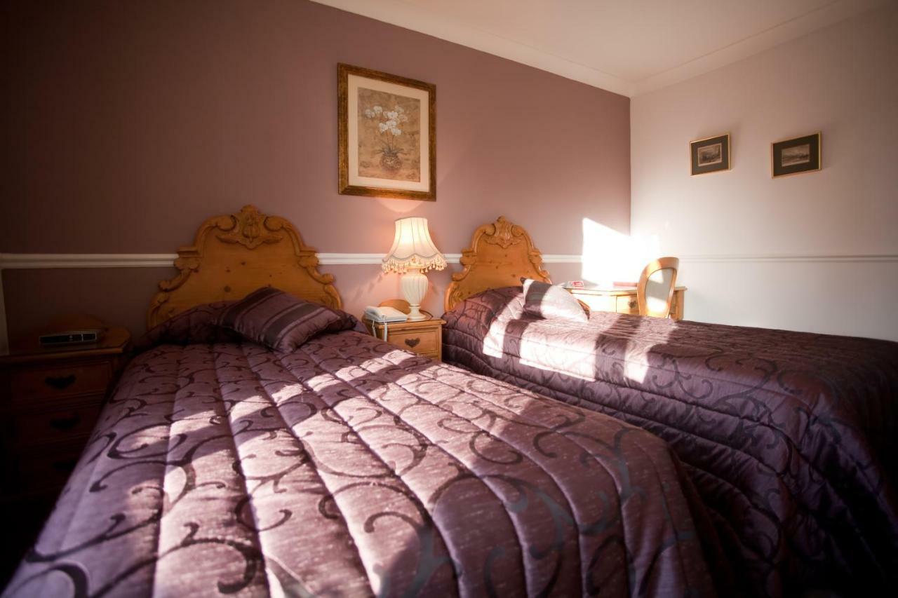 Fines Bayliwick Hotel Bracknell Zewnętrze zdjęcie