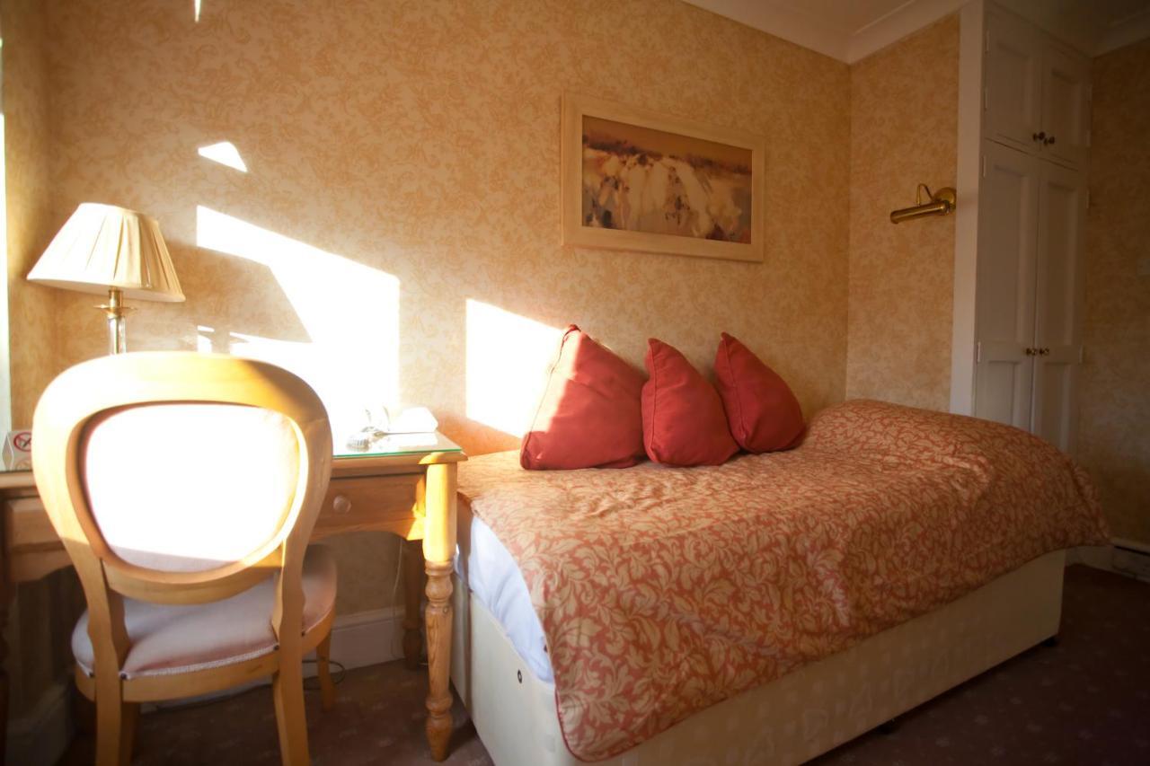 Fines Bayliwick Hotel Bracknell Zewnętrze zdjęcie